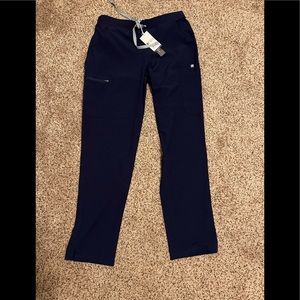 NWT FIGS Fionlite Navy scub pants.
